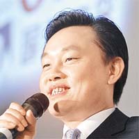 正在服刑的黃光裕與國美董事會的矛盾加劇，恐影響公司發展。	資料圖片
