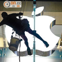 iPhone減產30%累Apple捱沽