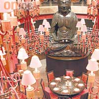 充滿中國風情的Buddha-Bar Hotel，其放有佛像擺設的餐廳及酒吧最為人樂道。