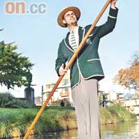 新西蘭基督城不愧有花園城市之稱，就連船夫都高大靚仔過人。