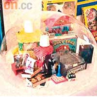 睇見呢啲塑膠展品，好似返番去六、七十年代咁。