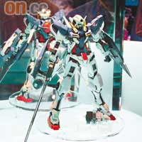MG 1:100 Gundam Exia初回限定版,售價：5,250日圓（預計7月推出，另有普及版售3,990日圓）