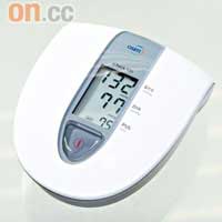 監測血壓:測量健康的兩個基本指標，莫過於血壓和脈搏。OSIM iCheck100就正是一部輕便的血壓、脈搏監測儀，利用波振技術，測出準確的健康指標。$698 （c） 