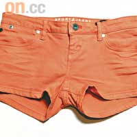 SPORT b.橙色短褲 $590（b）