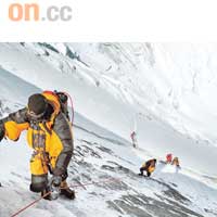 今年五月曾志成成功登上珠穆朗瑪峰，成為香港第四位征服世界第一高峰的人。
