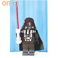 專誠由丹麥總部運來的Darth Vader，將會出任LEGO館的門神，展期過後便會返回丹麥。