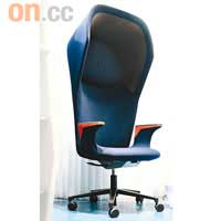 Workbay Chair<br>繼續將「電車」個性發揚光大，安坐其中，如帳篷般椅頂能令用家無懼四周的噪音滋擾，可靜靜地戴上耳筒一個人聽音樂或打機。由法國兄弟檔Ronan & Erwan Bouroullec設計。$40,799