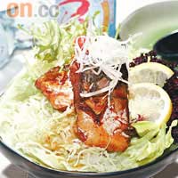 鯖魚荒煮 $20<br>荒煮是日本傳統汁料的名字，味道帶甜，用來醃煮肉質較實的鯖魚，汁變得更香更濃，啖啖魚肉亦有咬口。