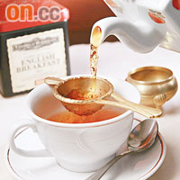 Taylors of Harrogate English Breakfast Tea  $38<br>傳統英式早餐紅茶，茶味香濃，可加入牛奶飲用，並以精緻的茶壺和茶葉隔沖泡，淺嘗一杯，彷彿成了英國貴族。