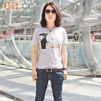 Feisal 22歲Sales<br>牛仔褲牌子:DIESEL<br>「以前我都是穿Boot Cut褲款,不過天氣有時熱到令我想放棄着窄牛,但為Keep一個Slim Fit的效果,沒辦法啦!」