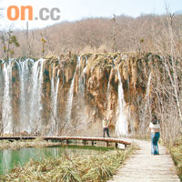 克羅地亞的十六湖國家公園，有歐洲九寨溝之稱，不過她覺得四川九寨溝美得多。