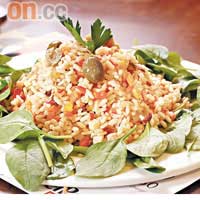 Italian Rice Salad $52<BR>主角意大利飯甚有咬口，配搭芝士、番茄、青橄欖及甘筍等，有營養又飽肚。