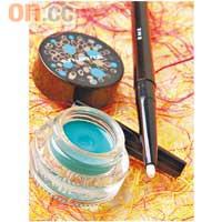 （左）shu uemura Primitribe藍色眼線啫喱 $170 （E）（右）RMK Ingenious眼線筆 $190 （B）