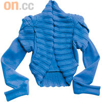 Emanuel Ungaro<BR>鮮藍色粗冷外套 $28,800 （F）