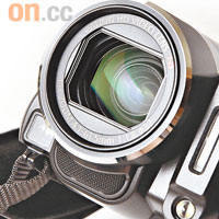 LEGRIA沿用Canon優質光學鏡頭，配合動態影像穩定器，邊行邊拍都咁定。