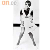 一代名模Twiggy於六十年代經常在雜誌示範各式迷你裙，成為當年的潮流Icon。