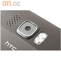 HTC一向不太重視影相功能，歷代手機都冇補光燈，難得HD2放入雙LED閃燈，總算回應了Fans訴求。