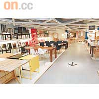 七十款餐枱、一百款餐椅等一次過展示,讓用家一覽無遺。