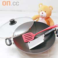 WOLL 32cm/36cm速熱鑊 原價$2,599/$2,999 X'mas價$1,699/$1,999<br>WOLL 36cm電磁爐用速熱鑊 原價$3,199X'mas 價$2,199