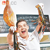 Bostonian Lobster 特價$999/4隻生猛龍蝦想芝士焗、上湯煮抑或起肉爆炒都得，食落啖啖肉，特別滿足。