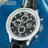 ChronoJewel<br>在經典47mm錶殼上綴以精緻的雙鑽石錶圈，用上達112粒、共5卡的閃鑽，貴氣不凡。$198,500