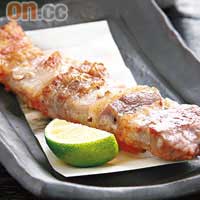鹿兒島麥豚串燒<br>麥豚來自鹿兒島，肉質肥瘦勻稱，脂肪與瘦肉層層相間，帶來豐富的豬肉甘香味道。