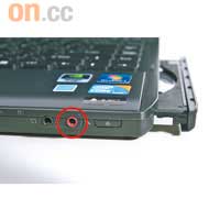 S117機則設有Eject鍵（紅圈），一按即可退出光碟。