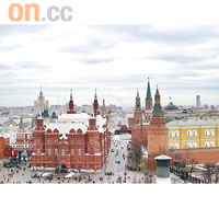克里姆林宮是莫斯科的著名建築群。
