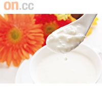 蛋白杏仁茶<br>富臨名物，散發濃濃的杏仁香，配上超滑的蛋白，不甜不膩，令人欲罷不能。