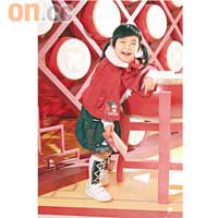 On Audrey：Kuromi紅色斗篷 $528、Kuromi Dot柄泡泡裙 $428（b）