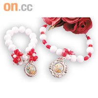 白色圓珠配紅色心形珠珠，啱晒平日襯Casual Wear。手鏈$430、頸鏈$490