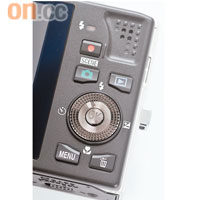 控制盤採用轉盤式設計，影相或睇片更直接。