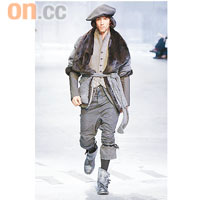 John Galliano '09秋冬系列的爛撻撻造型也甚有丐幫味。