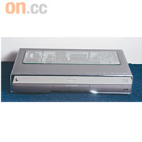 圖中的BDP9500屬特別版，機頂設有透明蓋，一般普及版都是採用不透明的鋁合金外殼。$5,990