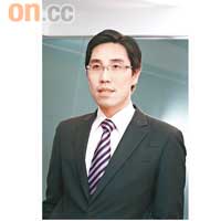 Albert表示洗髮水及護髮素中，主要含清潔劑和硅油。