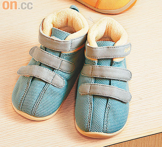 Aprica係日本皇室御用嬰兒品牌，呢對學步鞋原價$238，依家只要購物滿$300就可以優惠價$68換一對！