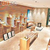 位於中環安蘭街的新店，店內裝飾源自英國的總店。
