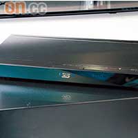 LG首部藍光影碟機BX580，規格不詳，但外形都幾靚仔。