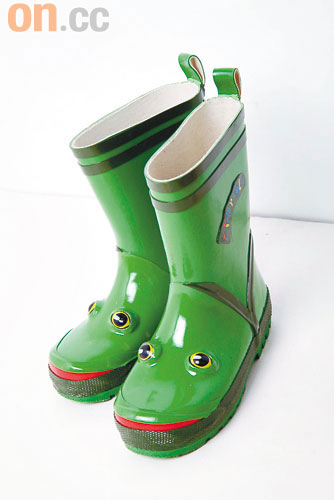 立體設計青蛙雨靴 $350（b）