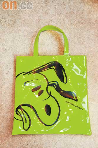 Snoopy螢光綠色Tote Bag $458 （A）