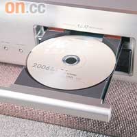 兼播CD、SACD及以MP3、WMA格式燒錄的光碟。