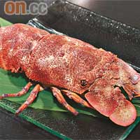 豬琶蝦  $688/800克<br>入口自菲律賓，同種的沖繩蝦，於日本價值接近二萬日圓一隻，比伊勢龍蝦更加高級。此蝦多肉而厚身，鮮甜彈牙，一試難忘。