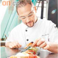 Chef Marco Medaglia<br>生於意大利Chieti的美食世家，廚師生涯於米芝蓮推介餐廳開始，亦曾與多位米芝蓮星級名廚合作。
