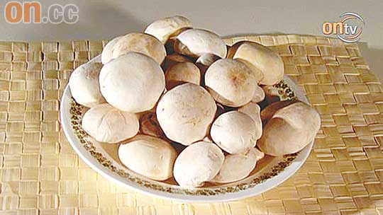 清炒蘑菇或伴其他食材一起食用皆美味，大受家庭主婦歡迎。