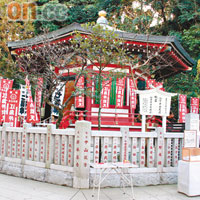 奉安殿是依照奈良法隆寺夢殿建成。