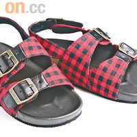 紅黑格仔涼鞋$299