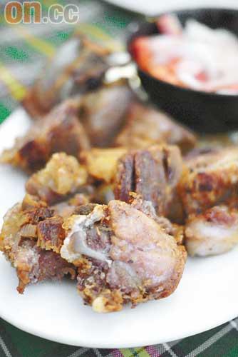 炸豬肉是菲律賓常見的菜式，入口超香脆。Php235（約HK$40）