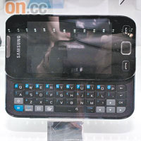 Wave 2 Pro封箱唔畀試玩，但現場所見有3.2吋觸屏及側滑式QWERTY鍵盤，有啲似Nokia N97。8月推出