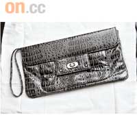 Primark鱷魚皮Clutch Bag，分別有黑、灰二色。$180
