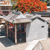 始建於1888年的哪吒廟，建築小而精巧。